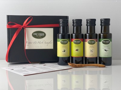 Pepper & Herb Olive Oil Gift Set with Olive wood Spoon